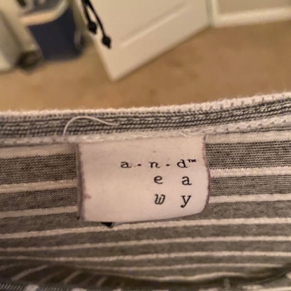 blouse - Picture 3 of 3